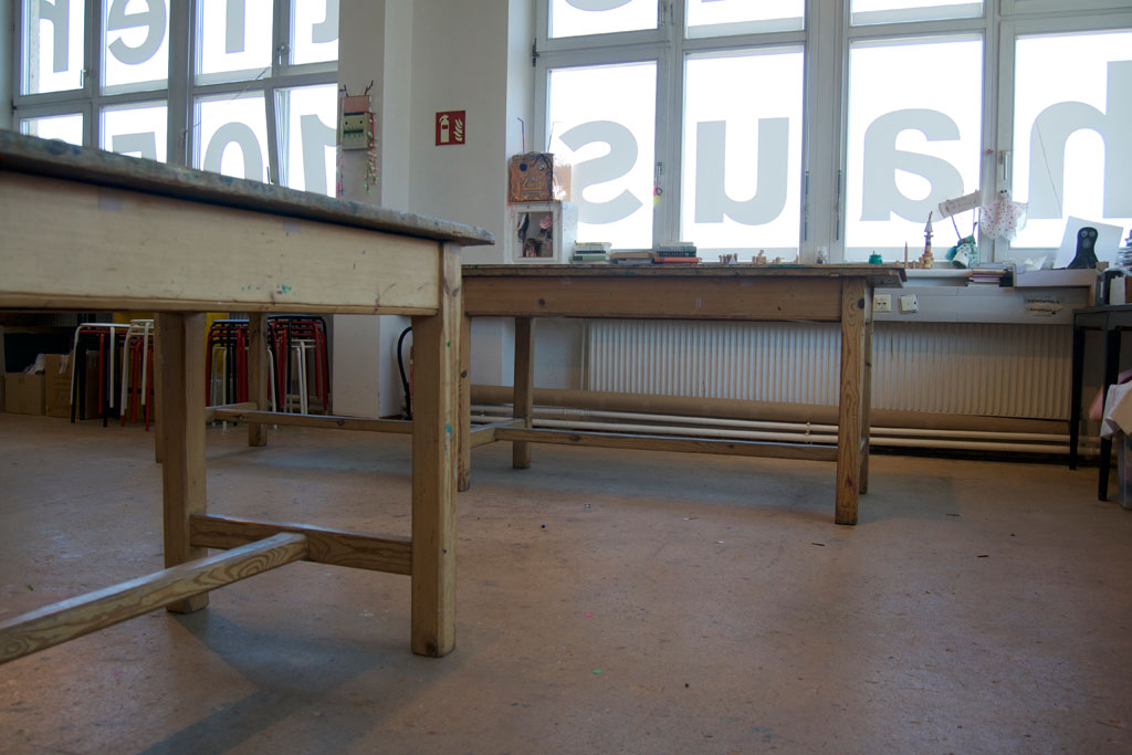Künstlerhaus | Innensicht Tisch | Helene Lippert