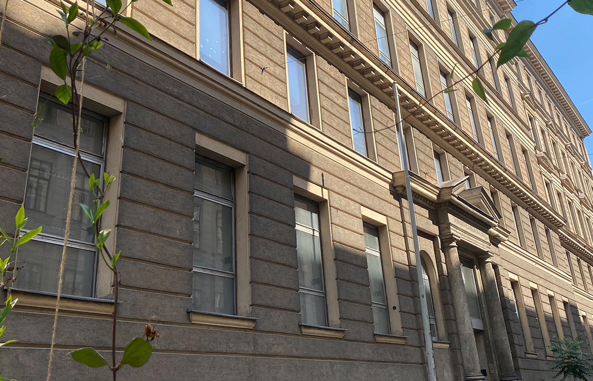 Ansicht Gebäude Hegelegasse 14 von außen