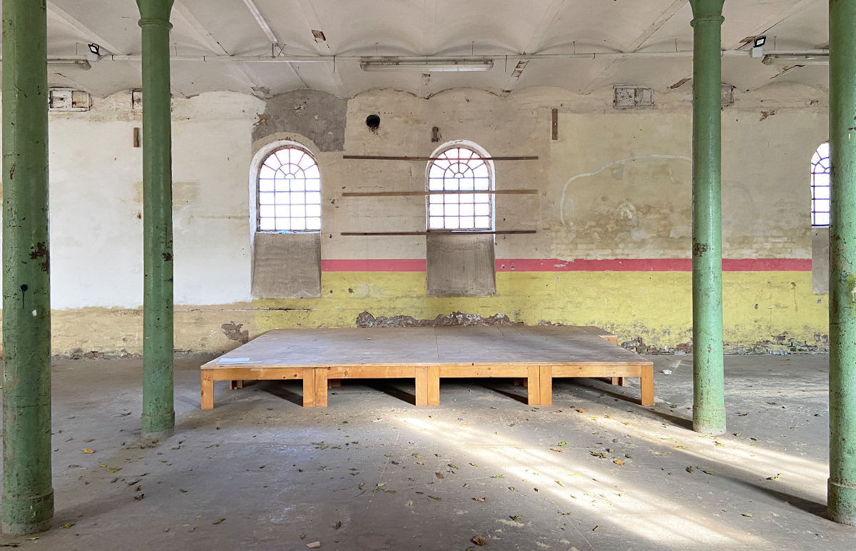 Bühne in Haupthaus 2