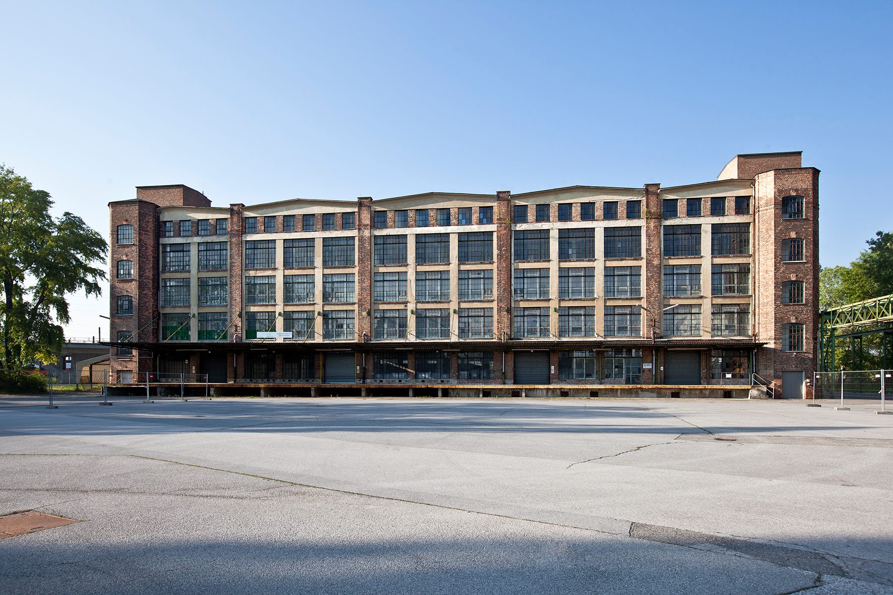 Außenansicht Traktorfabrik